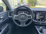 Volvo V60 2.0 B3 Essential Edition | Cruise Control | Navigatie | Apple CarPlay & Android Auto | Park Assist | LED Koplampen | 2 Zone Climate Control | Parkeercamera |