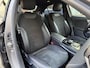 Mercedes-Benz A-klasse 250 e AMG Line 218pk | Adaptieve cruise | Sfeerverlichting | Trekhaak | Apple CarPlay | Stoelverwarming | Navigatie | Lane assist | Dodehoek assistent | Half leder | Camera | LED | DAB | Keyless | Volledig dealeronderhouden!