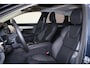 Volvo S90 T8 AWD Ultimate Dark - Schuif/kanteldak - IntelliSafe Assist & Surround - 360º Camera - Bowers & Wilkins audio - Adaptieve LED koplampen - Verwarmde voorstoelen, stuur & achterbank - Parkeersensoren voor & achter - Elektr. bedienb. voorstoelen met geheugen - Head up display - Extra getint glas - 19' LMV