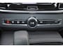 Volvo S90 T8 AWD Ultimate Dark - Schuif/kanteldak - IntelliSafe Assist & Surround - 360º Camera - Bowers & Wilkins audio - Adaptieve LED koplampen - Verwarmde voorstoelen, stuur & achterbank - Parkeersensoren voor & achter - Elektr. bedienb. voorstoelen met geheugen - Head up display - Extra getint glas - 19' LMV