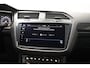 Volkswagen Tiguan Allspace 1.5 TSI R Line Highline Aut. [ Panorama LED Trekhaak Stoel-en stuurverwarming ]