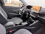 Peugeot 208 Hybrid 100PK e-DCS6 Allure | Parkeersensoren | Navigatie | Apple Carplay / Android Auto | Licht Metalen Velgen | | Bluetooth telefoonvoorbereiding | Bots waarschuwing systeem | Brake Assist System