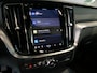Volvo V60 2.0 B3 Core - Occasion Lease vanaf €664 p/m - Verwarmde voorruit / (achter)stoelen & stuur - Camera - getinte ramen achter