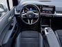 BMW 2-Serie Active Tourer 225e xDrive M-Sport PHEV Automaat / Goed onderhouden / Navigatie / Camera / Apple Carplay Android / M Sportstoelen en stuur / Schakel-flippers /18" LM wielen /
