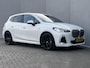 BMW 2-Serie Active Tourer 225e xDrive M-Sport PHEV Automaat / Goed onderhouden / Navigatie / Camera / Apple Carplay Android / M Sportstoelen en stuur / Schakel-flippers /18" LM wielen /