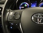 Toyota Auris 1.8 Hybrid Dynamic - ORIGINEEL NEDERLANDSE AUTO - 13 POLIGE VASTE TREKHAAK - TREKGEWICHT 385 KG - NAVIGATIE - VOLLEDIGE ONDERHOUDSHISTORIE AANWEZIG - CONTINENTAL 4 SEIZOENENBANDEN - LICHT/ REGENSENSOR - DAB AUDIO - AUTO VERKEERT IN EEN FRAAIE STAAT
