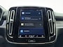 Volvo XC40 Twin 408pk Plus / Nubuck / Getint glas / Trekhaak / All Season / PDC + Camera / Stoel + Stuurw. Verwarming / Keyless / El. Achterklep / Warmtepomp /
