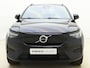 Volvo XC40 Twin 408pk Plus / Nubuck / Getint glas / Trekhaak / All Season / PDC + Camera / Stoel + Stuurw. Verwarming / Keyless / El. Achterklep / Warmtepomp /
