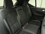 Volvo XC40 Twin 408pk Plus / Nubuck / Getint glas / Trekhaak / All Season / PDC + Camera / Stoel + Stuurw. Verwarming / Keyless / El. Achterklep / Warmtepomp /