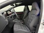 Volkswagen Golf 245 pk GTE Hybrid | IQ-Light | ACC | 19'' | GTI Diffuser | Trekhaak | Stuurwielverwarming | Achteruitrij-Camera | 3-Zone Clima | Carplay | Sfeerverlichting | Draadloos Laden |
