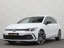 Volkswagen Golf 245 pk GTE Hybrid | IQ-Light | ACC | 19'' | GTI Diffuser | Trekhaak | Stuurwielverwarming | Achteruitrij-Camera | 3-Zone Clima | Carplay | Sfeerverlichting | Draadloos Laden |