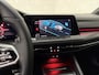 Volkswagen Golf 245 pk GTE Hybrid | IQ-Light | ACC | 19'' | GTI Diffuser | Trekhaak | Stuurwielverwarming | Achteruitrij-Camera | 3-Zone Clima | Carplay | Sfeerverlichting | Draadloos Laden |
