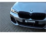 BMW 5-Serie 545e xDrive Individual Soft Close / M-zetels / Leder dashboard /
