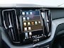 Volvo XC60 2.0 T6 Plug-in hybrid AWD Plus Bright 350 Pk Automaat Navi / DAB / Leer / Apple Carplay / Pano-dak / Winterpakket