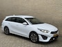 Kia Ceed Sportswagon 1.6 GDI PHEV DynamicLine | Facelift | 34.000km! | Navigatie | Camera | Cruise control | Lane assist | Apple CarPlay | Stoel&stuurverwarming | Climate control | LED | DAB | Keyless | Volledig dealeronderhouden!