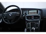 Volvo V40 T2 122PK Kinetic | Trekhaak | Cruise Control | Climate Control | Navigatie | Park Assist achter | Bluetooth Multimedia & Telefoon | High Performance Audio |