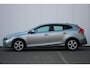 Volvo V40 T2 122PK Kinetic | Trekhaak | Cruise Control | Climate Control | Navigatie | Park Assist achter | Bluetooth Multimedia & Telefoon | High Performance Audio |