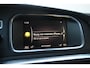 Volvo V40 T2 Automaat Polar+ | Verwarmbare voorstoelen | Cruise Control | 2-Zone Climate Control | LED Koplampen | Park Assist achter | Full map navigatie | High performance Audio.