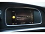 Volvo V40 T2 Automaat Polar+ | Verwarmbare voorstoelen | Cruise Control | 2-Zone Climate Control | LED Koplampen | Park Assist achter | Full map navigatie | High performance Audio.