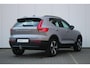 Volvo XC40 B4 Plus Dark | Adaptive Cruise & Pilot Assist | Semi elektrische trekhaak | Verwarmbare voorstoelen | Verwarmbaar stuurwiel | Premium audio by Harman Kardon | 19" Velgen |