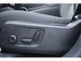 Volvo XC40 B4 Plus Dark | Adaptive Cruise & Pilot Assist | Semi elektrische trekhaak | Verwarmbare voorstoelen | Verwarmbaar stuurwiel | Premium audio by Harman Kardon | 19" Velgen |