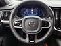Volvo V60 T6 Recharge AWD Plus Dark - IntelliSafe Assist & Surround - 360º Camera - Harman/Kardon audio - Verwarmde voorstoelen, stuur & achterbank - Parkeersensoren voor & achter - Elektr. bedienb. voorstoelen met geheugen - Elektr. inklapbare trekhaak - 18' LMV