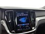 Volvo V60 T6 Recharge AWD Plus Dark - IntelliSafe Assist & Surround - 360º Camera - Harman/Kardon audio - Verwarmde voorstoelen, stuur & achterbank - Parkeersensoren voor & achter - Elektr. bedienb. voorstoelen met geheugen - Elektr. inklapbare trekhaak - 18' LMV