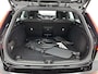 Volvo V60 T6 Recharge AWD Plus Dark - Panorama/schuifdak - IntelliSafe Assist & Surround - 360º Camera - Harman/Kardon audio - Verwarmde voorstoelen, stuur & achterbank - Parkeersensoren voor & achter - Elektr. bedienb. voorstoelen met geheugen - Elektr. inklapbare trekhaak - 18' LMV