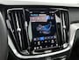 Volvo V60 T6 Recharge AWD Plus Dark - Panorama/schuifdak - IntelliSafe Assist & Surround - 360º Camera - Harman/Kardon audio - Verwarmde voorstoelen, stuur & achterbank - Parkeersensoren voor & achter - Elektr. bedienb. voorstoelen met geheugen - Elektr. inklapbare trekhaak - 18' LMV