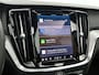 Volvo V60 T6 Recharge AWD Plus Dark - Panorama/schuifdak - IntelliSafe Assist & Surround - 360º Camera - Harman/Kardon audio - Verwarmde voorstoelen, stuur & achterbank - Parkeersensoren voor & achter - Elektr. bedienb. voorstoelen met geheugen - Elektr. inklapbare trekhaak - 18' LMV