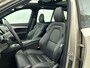Volvo XC90 T8 Recharge AWD Ultimate Dark - Luchtvering - Panorama/schuifdak - IntelliSafe Assist & Surround - 360º Camera - Bowers & Wilkins audio - Adaptieve LED koplampen - Verwarmde voorstoelen, stuur & achterbank - Parkeersensoren voor & achter - Elektr. bedienb. voorstoelen met geheugen - Head up display - Draadloze tel. lader - Elektr. inklapbare trekhaak - 22' LMV