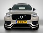 Volvo XC90 T8 Recharge AWD Ultimate Dark - Luchtvering - Panorama/schuifdak - IntelliSafe Assist & Surround - 360º Camera - Bowers & Wilkins audio - Adaptieve LED koplampen - Verwarmde voorstoelen, stuur & achterbank - Parkeersensoren voor & achter - Elektr. bedienb. voorstoelen met geheugen - Head up display - Draadloze tel. lader - Elektr. inklapbare trekhaak - 22' LMV