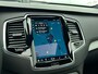 Volvo XC90 T8 Recharge AWD Ultimate Dark - Luchtvering - Panorama/schuifdak - IntelliSafe Assist & Surround - 360º Camera - Bowers & Wilkins audio - Adaptieve LED koplampen - Verwarmde voorstoelen, stuur & achterbank - Parkeersensoren voor & achter - Elektr. bedienb. voorstoelen met geheugen - Head up display - Draadloze tel. lader - Elektr. inklapbare trekhaak - 22' LMV