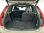 Volvo XC90 T8 Recharge AWD Ultimate Dark - Luchtvering - Panorama/schuifdak - IntelliSafe Assist & Surround - 360º Camera - Bowers & Wilkins audio - Adaptieve LED koplampen - Verwarmde voorstoelen, stuur & achterbank - Parkeersensoren voor & achter - Elektr. bedienb. voorstoelen met geheugen - Head up display - Draadloze tel. lader - Elektr. inklapbare trekhaak - 22' LMV