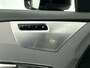 Volvo XC90 T8 Recharge AWD Ultimate Dark - Luchtvering - Panorama/schuifdak - IntelliSafe Assist & Surround - 360º Camera - Bowers & Wilkins audio - Adaptieve LED koplampen - Verwarmde voorstoelen, stuur & achterbank - Parkeersensoren voor & achter - Elektr. bedienb. voorstoelen met geheugen - Head up display - Draadloze tel. lader - Elektr. inklapbare trekhaak - 22' LMV