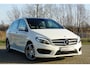 Mercedes-Benz B-klasse 200 AMG | Arctic White | Schuif-/Kanteldak/Camera/Stoelverwarming/Elek.stoelverstelling - Chique!