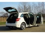 Mercedes-Benz B-klasse 200 AMG | Arctic White | Schuif-/Kanteldak/Camera/Stoelverwarming/Elek.stoelverstelling - Chique!