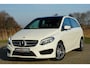 Mercedes-Benz B-klasse 200 AMG | Arctic White | Schuif-/Kanteldak/Camera/Stoelverwarming/Elek.stoelverstelling - Chique!