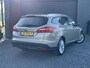 Ford Focus Wagon 1.0 Titanium 1e Eigenaar,Navi,Trekhaak,Dealer Onderhouden,Clima,Cruise,Pdc V+A,125pk,N.A.P,6 Bak,Lm velgen,Nieuwe Apk bij Aflevering