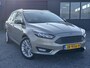 Ford Focus Wagon 1.0 Titanium 1e Eigenaar,Navi,Trekhaak,Dealer Onderhouden,Clima,Cruise,Pdc V+A,125pk,N.A.P,6 Bak,Lm velgen,Nieuwe Apk bij Aflevering