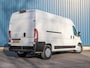 Opel Movano GB Zwaar Edition L3H2 2.2 165PK | Airco | Camera | Grip Control | Cruise Control | Armsteun | Trekhaak | 3 Zits | Houtenlaadvloer/Latbetimmering | Navigatie | Parkeersensoren | All Season Banden |