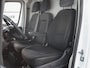 Opel Movano GB Zwaar Edition L3H2 2.2 165PK | Airco | Camera | Grip Control | Cruise Control | Armsteun | Trekhaak | 3 Zits | Houtenlaadvloer/Latbetimmering | Navigatie | Parkeersensoren | All Season Banden |