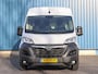 Opel Movano GB Zwaar Edition L3H2 2.2 165PK | Airco | Camera | Grip Control | Cruise Control | Armsteun | Trekhaak | 3 Zits | Houtenlaadvloer/Latbetimmering | Navigatie | Parkeersensoren | All Season Banden |