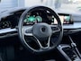 Volkswagen Golf Variant 1.0 TSI Life | Digital Cockpit |Alcantara | Camera | LED | Camera | Trekhaak | CarPlay | Adaptive Cruise | Stuur/Stoelverwarming