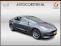 Tesla Model 3 RWD SR plus 325PK SOH 91% Trekhaak Lmv 18" AutoPilot FSD Leder Panoramadak Adaptive-Cruise Camera's Elektr.-Stuur+Stoelen+Spiegels+Geheugen+Easy-Entry+Verwarmde stoelen Park assistent Pdc WIFI Lane-Assist Speed-Assist Navi LED Comfortstoelen ACC DAB Voorverwarmen interieur via App Keyless One-Pedal-Drive Origineel Nederlandse Auto 1.000KG Trekgewicht