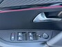 Peugeot e-2008 EV GT 50 kWh, elect. te openen panoramadak, achteruitrijcamera, 1/2 lederen sportinterieur, 17 inch, adaptief cruis