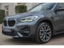 BMW X1 sDrive20i High Executive TREKHAAK | PANO | CAMERA | HUD | 19 INCH | 1E EIGN