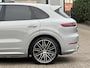 Porsche Cayenne 3.0 E-Hybrid | NL-Auto/1e eign./Voll.Historie/Pano-schuifdak/BOSE/Luchtvering/22-inch/Softclose/Massage
