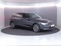 Volkswagen Golf 1.0 eTSI Life Active 110 pk Automaat (DSG) | Navigatie | Parkeersensoren (Park assist) | Achteruitrijcamera | Stoelverwarming | Autom. airco (3 zones) |