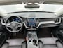 Volvo XC60 T6 Recharge AWD Plus Dark - Panorama/schuifdak - IntelliSafe Assist & Surround - 360º Camera - Verwarmde voorstoelen, stuur & achterbank - Parkeersensoren voor & achter - Elektr. bedienb. voorstoelen met geheugen - Draadloze tel. lader - Elektr. inklapbare trekhaak - 19' LMV